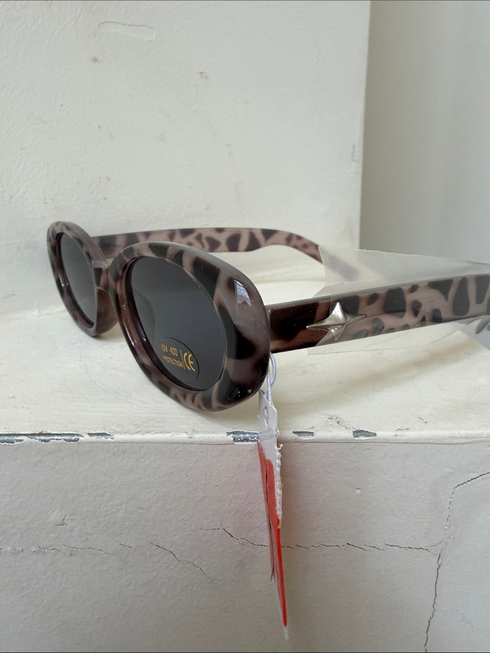 Rich & Famous Oval Tortoise Sunglasses. NWT - Picture 3 of 3